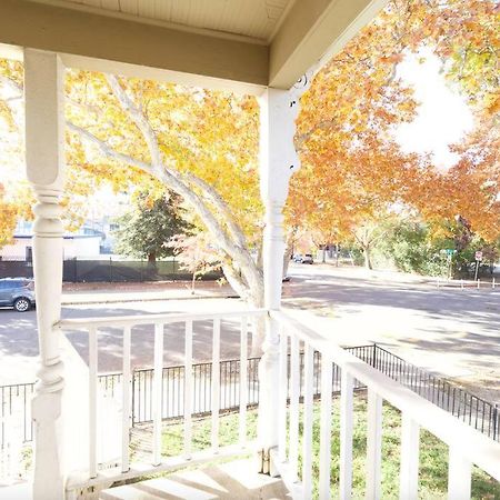 A+ 2 Bedroom Victorian Home Away From Home Sacramento Exterior photo